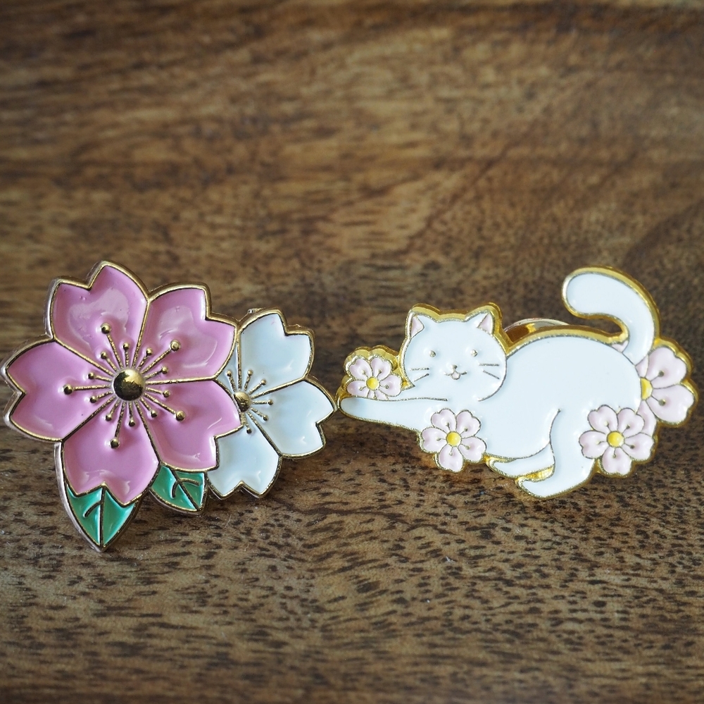 🌸 Sakura Kitty Pin Set